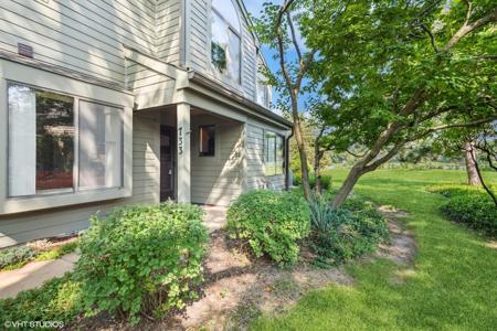 733 WOODBRIDGE Court