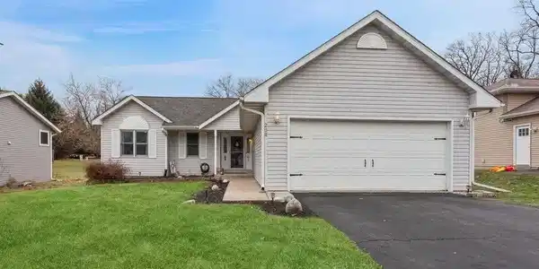 208 Thornhill Drive SW