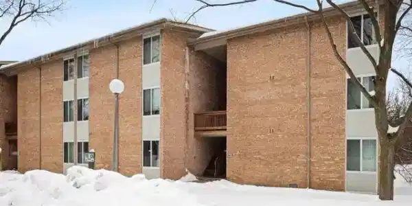 5827 OAKWOOD Drive