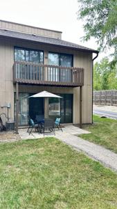 12 Saint Thomas Colony