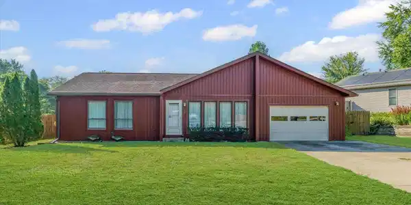 102 S Lake Of The Woods Road