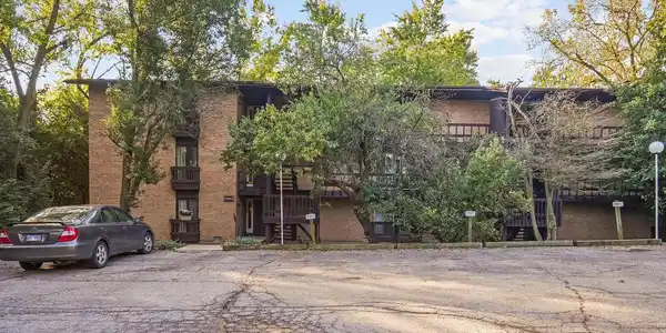 5501 Lakeside Drive