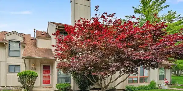 33 Colony West Drive
