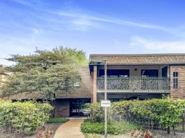 10 Old Oak Drive