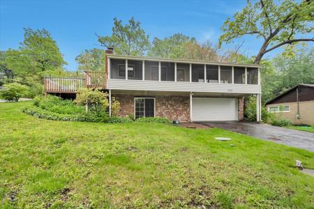 3220 E Lake Shore Drive