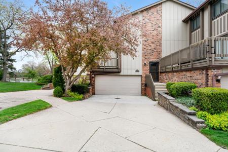 15 Windward Circle