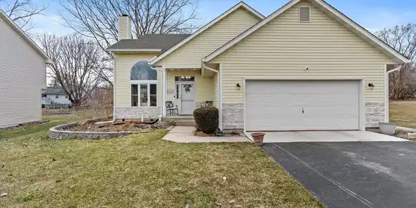 110 Staffordshire Drive NE
