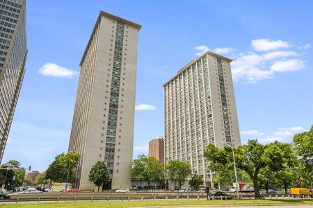 3600 N Lake Shore Drive