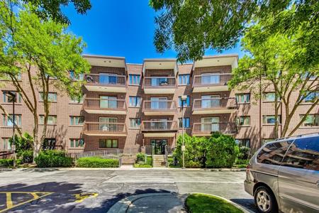 300 E Dundee Road