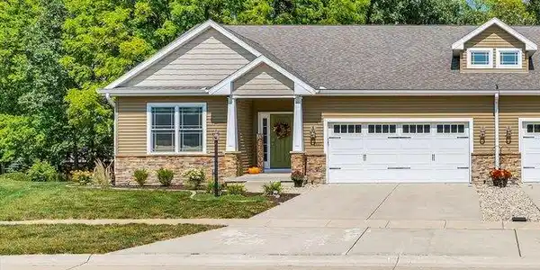 1810 Lake Ridge Court