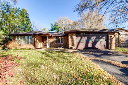 939 Ridgeland Avenue