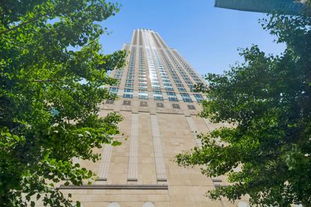 132 E Delaware Place