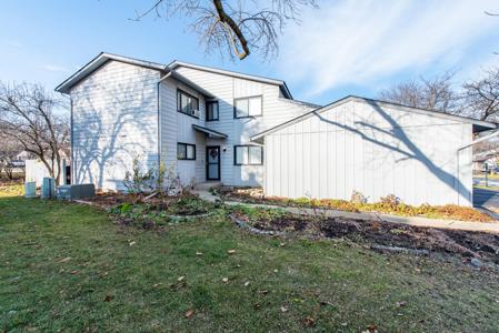 810 Gladstone Drive