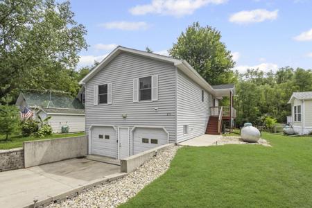 271 Fossil Bay Court
