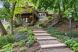 738 CRESCENT Boulevard