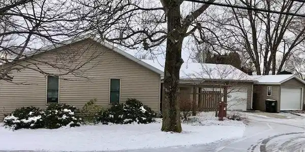 104 S Lake Of The Woods Road