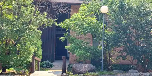 5511 Lakeside Drive