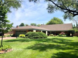 1105 Pebblewood Lane