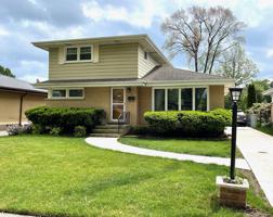 27 W Devon Avenue