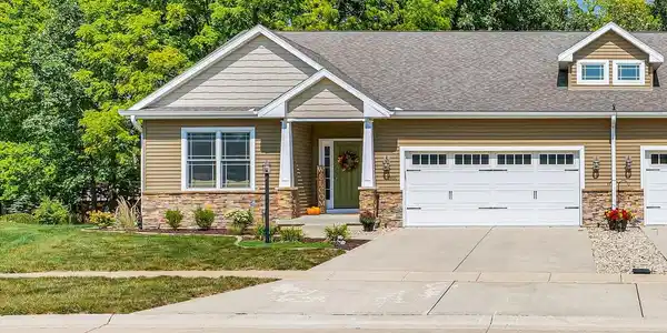 1810 Lake Ridge Court