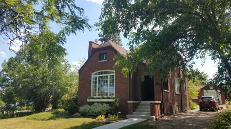 19 W Hattendorf Avenue