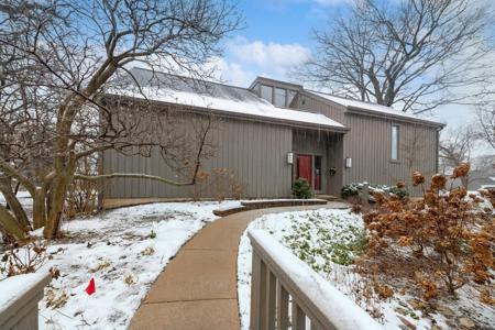 563 Woodview Road