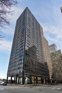 910 N LAKE SHORE Drive