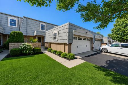 660 Versailles Circle