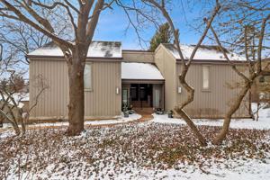 160 W Club Circle
