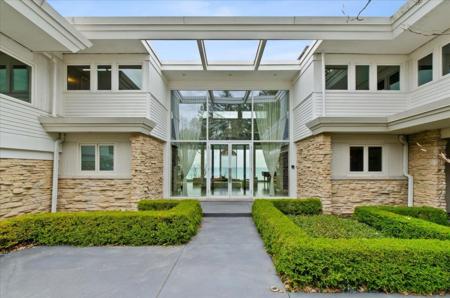 2441 Woodbridge Lane