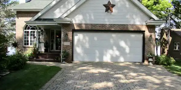 1916 CANDLEWIDK Drive SW