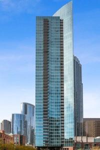 505 N McClurg Court