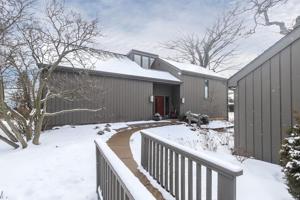 24563 N Woodview Road