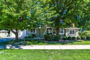 220 Lakeview Drive