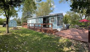 8 Lakeshore Drive