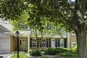 1606 Warwick Court