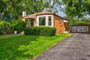 208 N Lakeshore Drive