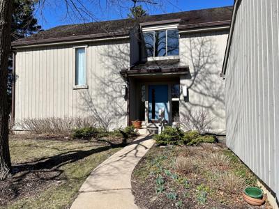 220 Thornhill Lane