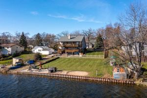 36935 N Nathan Hale Drive