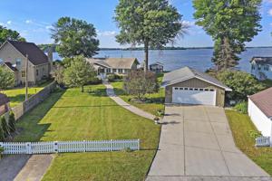 41 Lakeside Lane