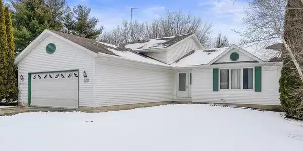 109 Queensbury Place NE