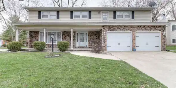 709 Ashton Lane N