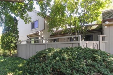 262 N THORNHILL Lane