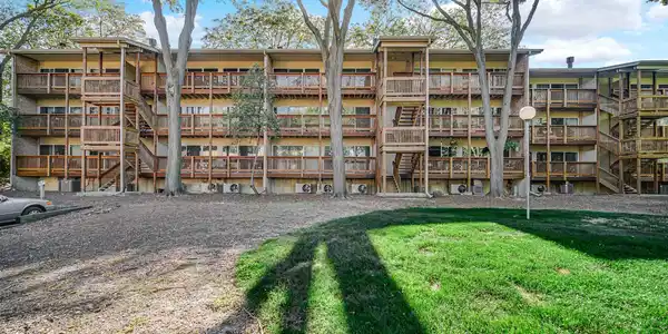 5807 Oakwood Drive