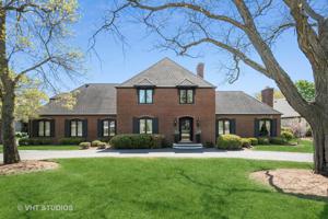 513 Lake Shore Drive N