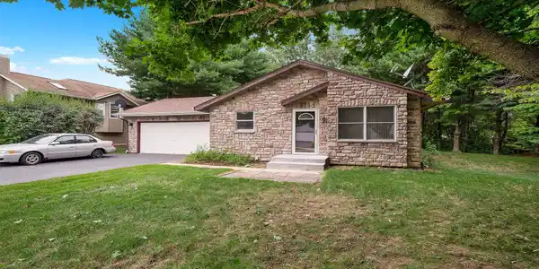 107 SW Gables Drive