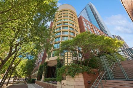 440 N MCCLURG Court