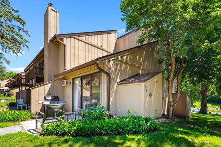 32 Montego Colony