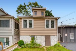 15 W Grand Avenue