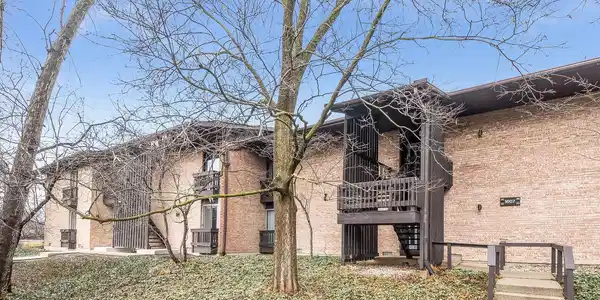 1607 Maple Terrace